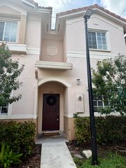 8884 N Isles Circle, Tamarac, FL 33321