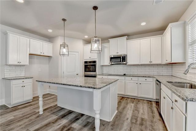 1661 Silver Crest Way, Hoschton, GA 30548