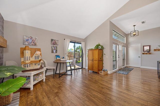 142 Blakeslee Way, Folsom, CA 95630