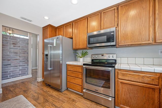142 Blakeslee Way, Folsom, CA 95630