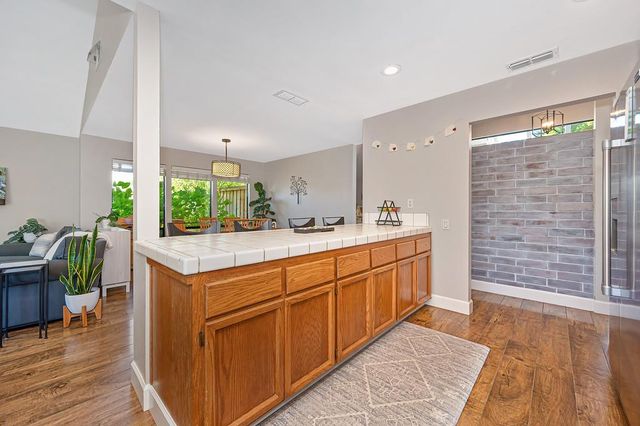 142 Blakeslee Way, Folsom, CA 95630
