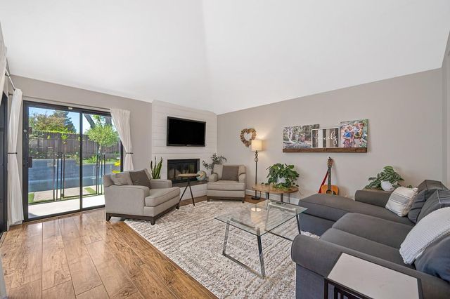 142 Blakeslee Way, Folsom, CA 95630
