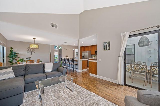 142 Blakeslee Way, Folsom, CA 95630
