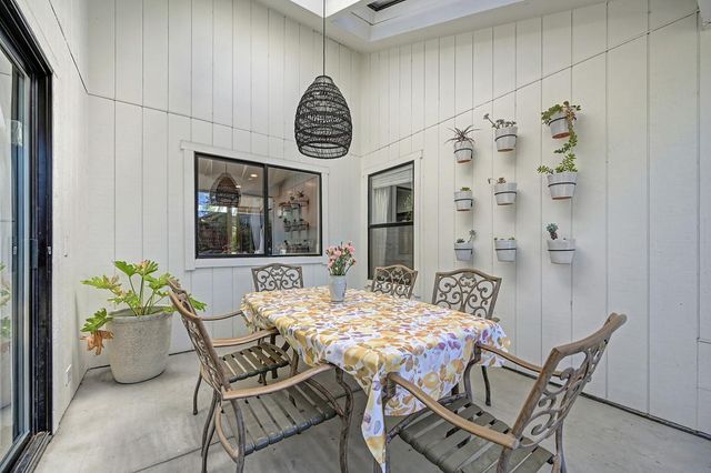 142 Blakeslee Way, Folsom, CA 95630