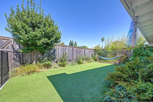 142 Blakeslee Way, Folsom, CA 95630