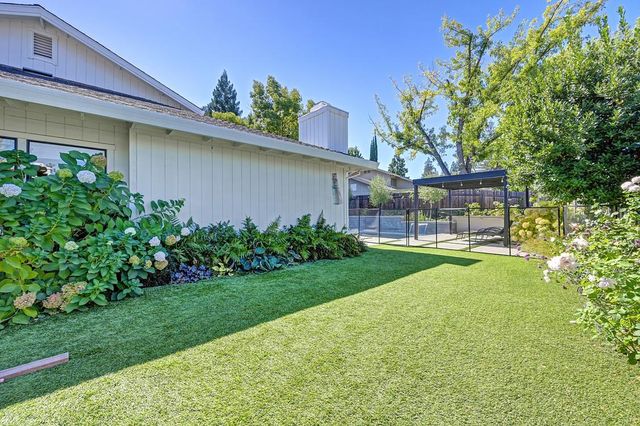 142 Blakeslee Way, Folsom, CA 95630
