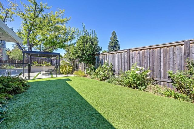 142 Blakeslee Way, Folsom, CA 95630