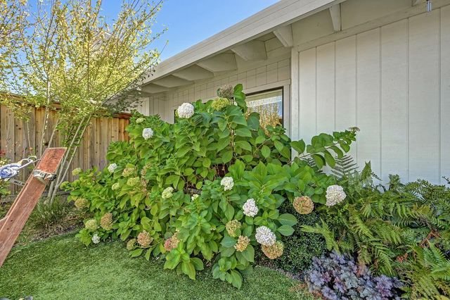 142 Blakeslee Way, Folsom, CA 95630