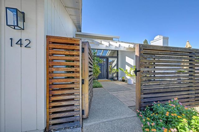 142 Blakeslee Way, Folsom, CA 95630