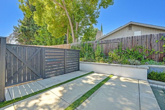 142 Blakeslee Way, Folsom, CA 95630