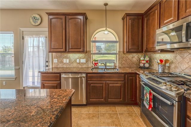 1905 Rosenbaum Drive, Brenham, TX 77833