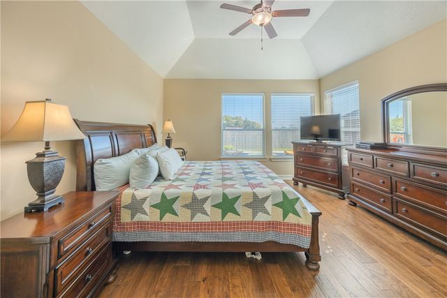 1905 Rosenbaum Drive, Brenham, TX 77833