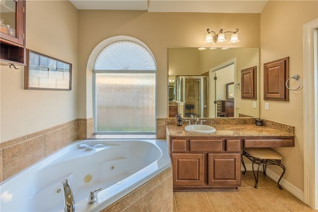 1905 Rosenbaum Drive, Brenham, TX 77833