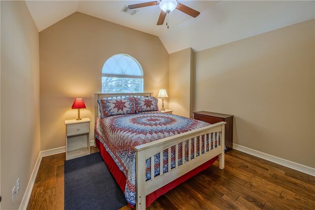 1905 Rosenbaum Drive, Brenham, TX 77833