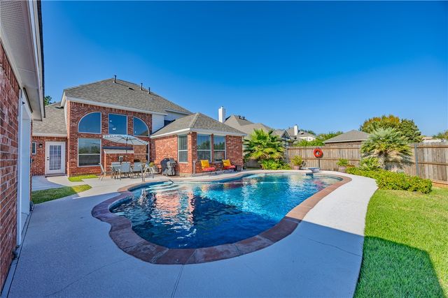 1905 Rosenbaum Drive, Brenham, TX 77833