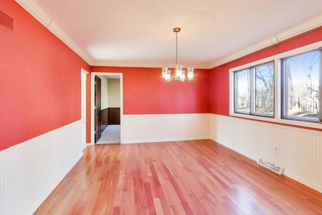 26W548 Prairie Avenue, Winfield, IL 60190