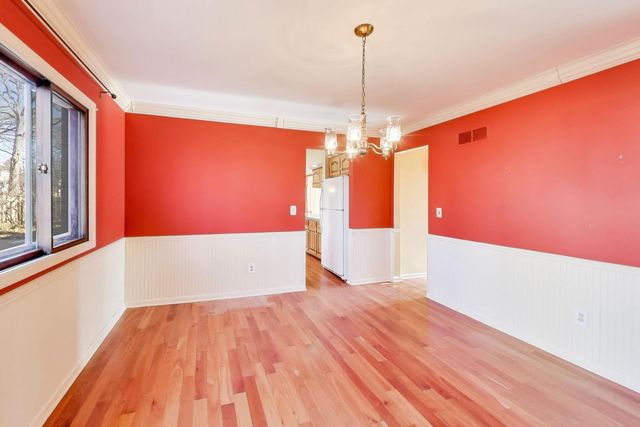 26W548 Prairie Avenue, Winfield, IL 60190