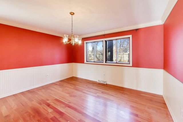 26W548 Prairie Avenue, Winfield, IL 60190