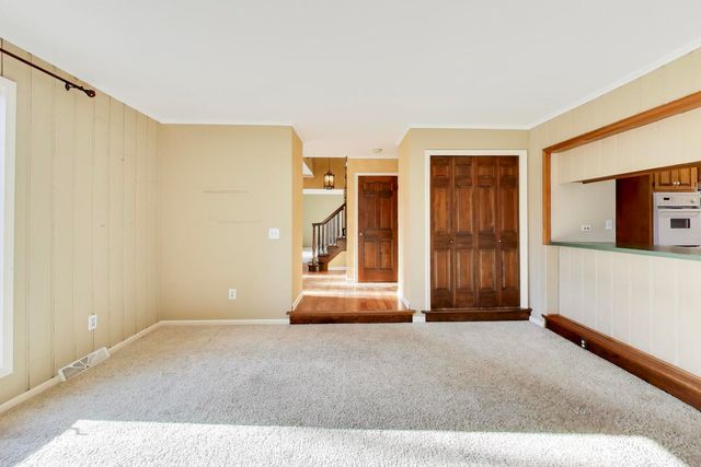 26W548 Prairie Avenue, Winfield, IL 60190