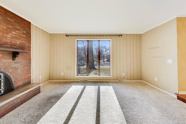 26W548 Prairie Avenue, Winfield, IL 60190