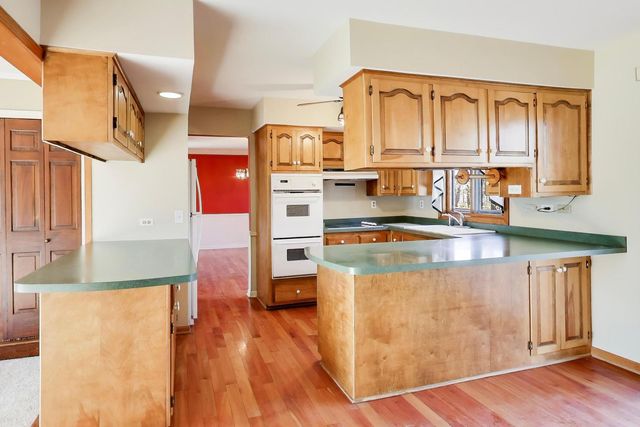 26W548 Prairie Avenue, Winfield, IL 60190