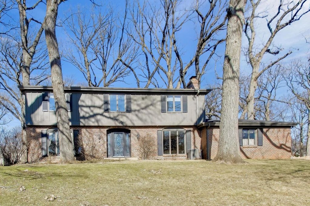 26W548 Prairie Avenue, Winfield, IL 60190