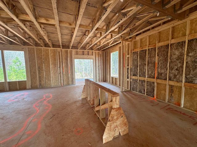 339 E Pyrenees Drive, Wellford, SC 29385