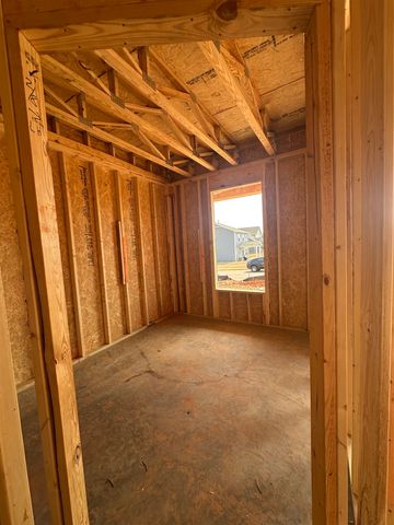 339 E Pyrenees Drive, Wellford, SC 29385