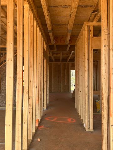 339 E Pyrenees Drive, Wellford, SC 29385