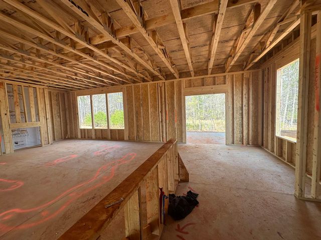 339 E Pyrenees Drive, Wellford, SC 29385