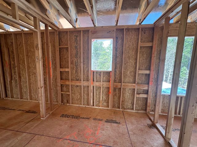 339 E Pyrenees Drive, Wellford, SC 29385