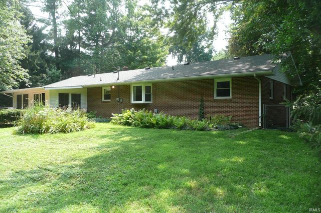 51678 Grape Road, Granger, IN 46530