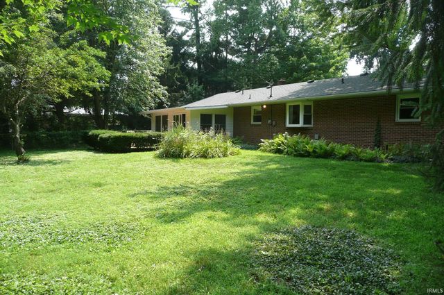51678 Grape Road, Granger, IN 46530