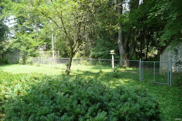 51678 Grape Road, Granger, IN 46530