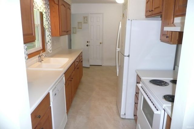51678 Grape Road, Granger, IN 46530