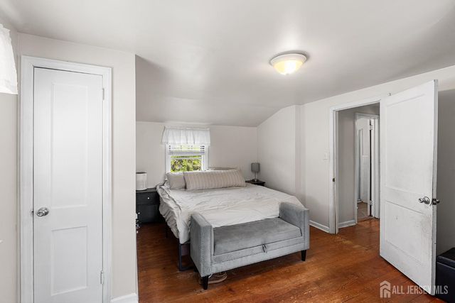 585 Bamford Avenue, Middlesex, NJ 07095