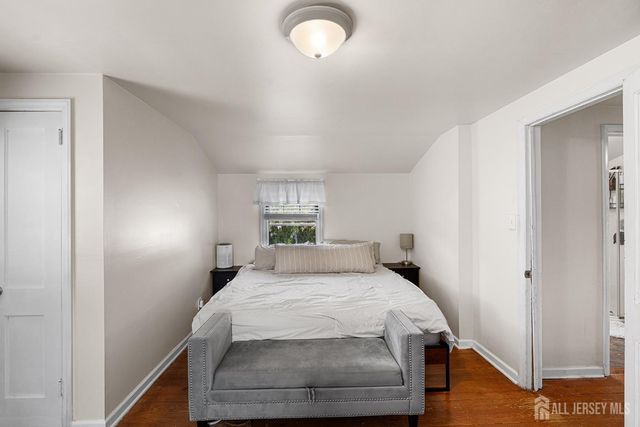 585 Bamford Avenue, Middlesex, NJ 07095