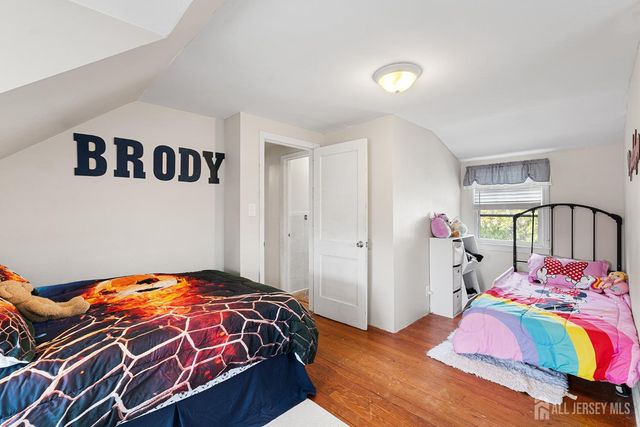 585 Bamford Avenue, Middlesex, NJ 07095