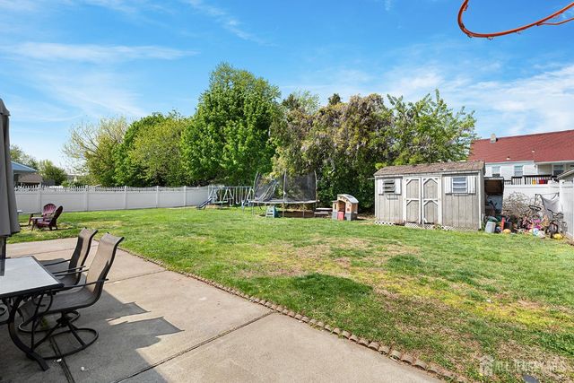 585 Bamford Avenue, Middlesex, NJ 07095