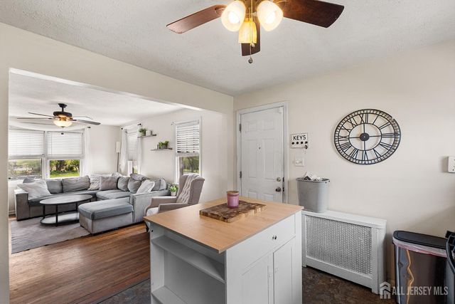 585 Bamford Avenue, Middlesex, NJ 07095