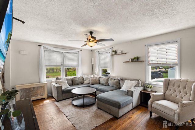 585 Bamford Avenue, Middlesex, NJ 07095