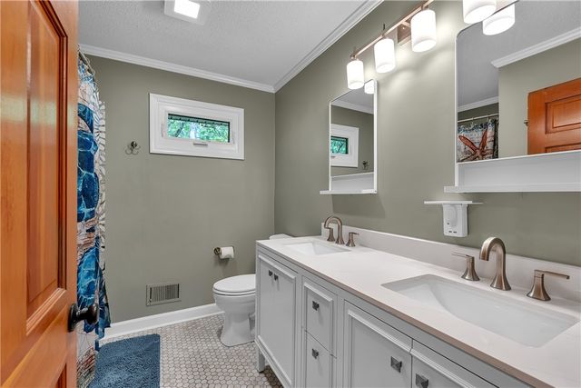 141 Greybridge Road, Pelzer, SC 29669
