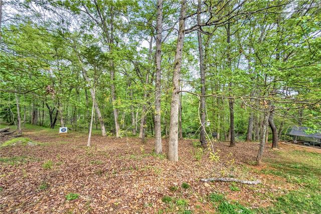 141 Greybridge Road, Pelzer, SC 29669