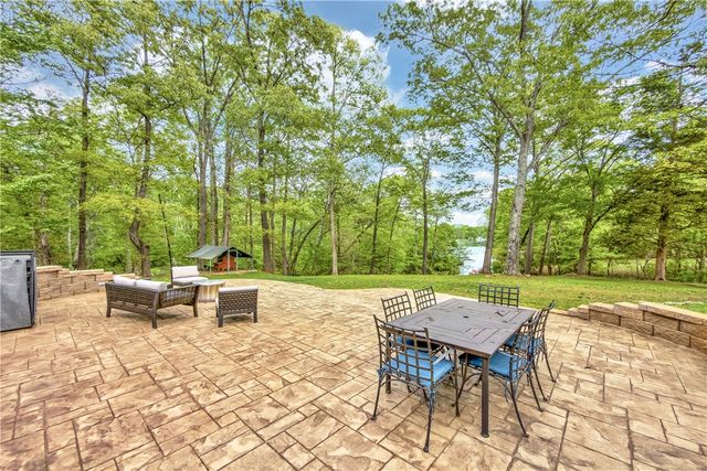 141 Greybridge Road, Pelzer, SC 29669