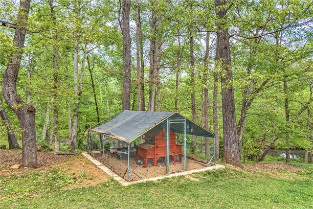 141 Greybridge Road, Pelzer, SC 29669