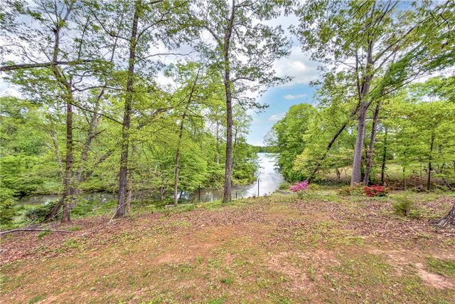 141 Greybridge Road, Pelzer, SC 29669