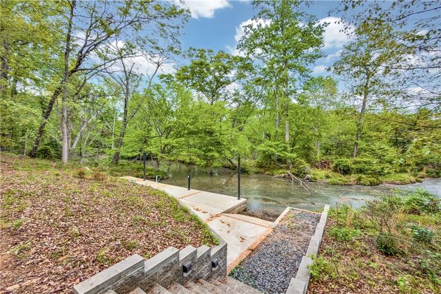 141 Greybridge Road, Pelzer, SC 29669