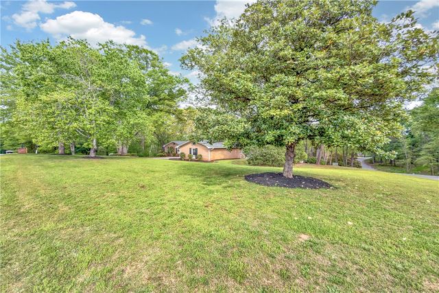 141 Greybridge Road, Pelzer, SC 29669