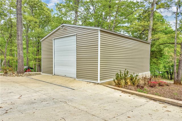 141 Greybridge Road, Pelzer, SC 29669