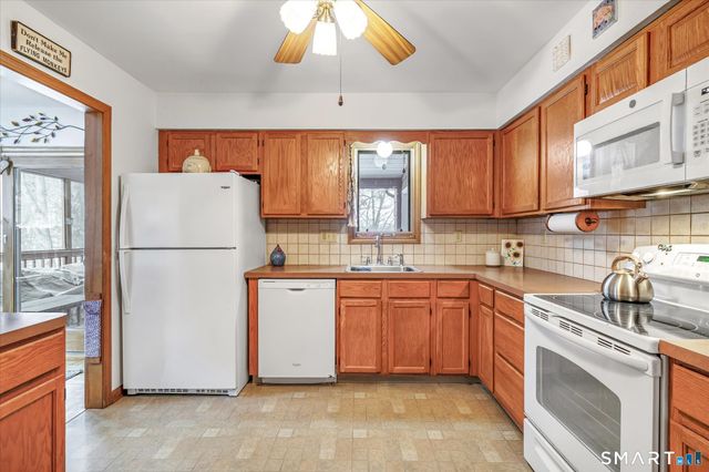 22 Jenyfer Court, Shelton, CT 06484